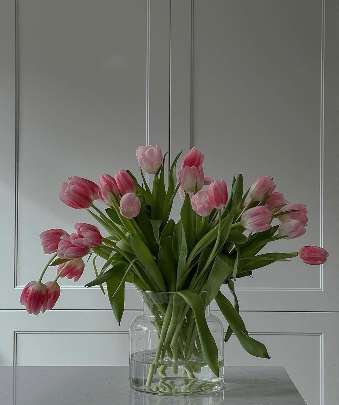 How to Keep Fresh Flowers Longer With a Simple Flower Care Routine-320331612527