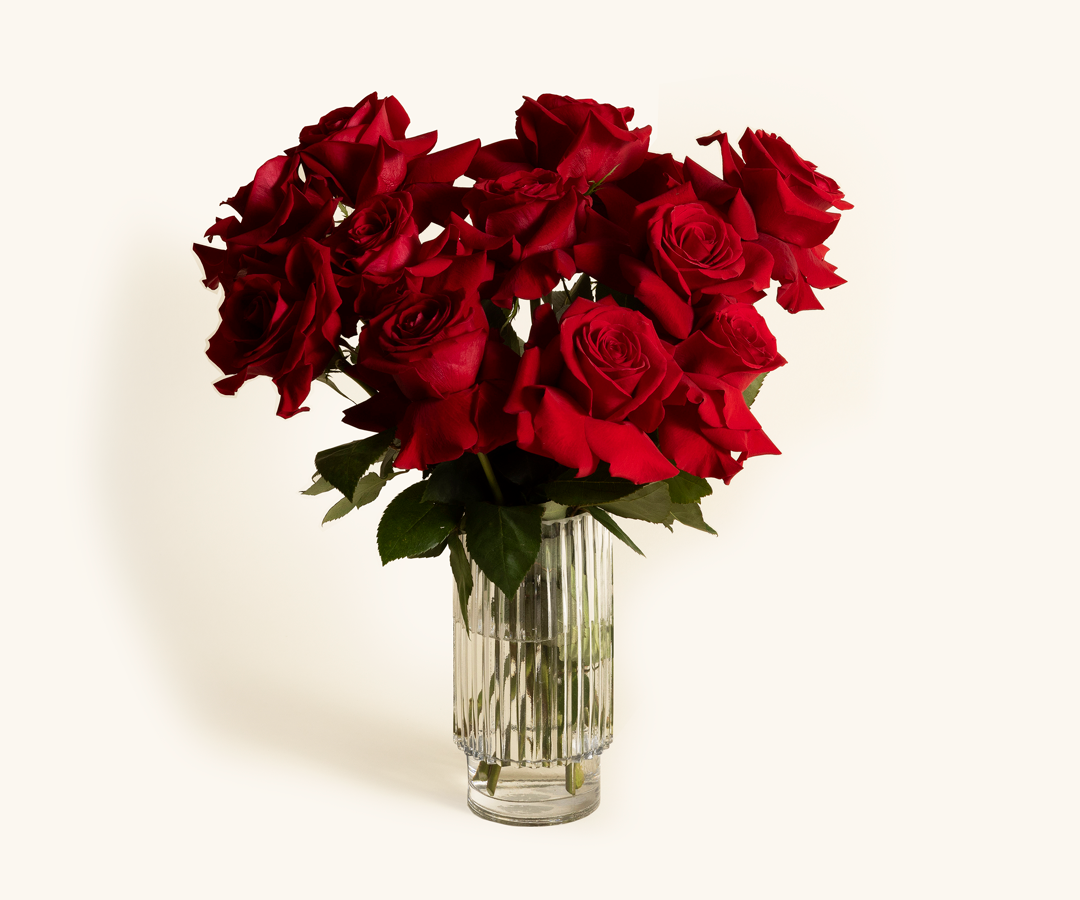 A lush and elegant bouquet that symbolizes good fortune and prosperity.